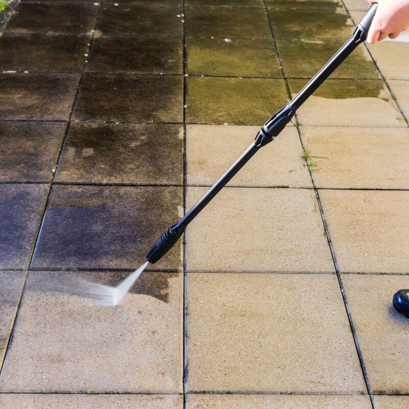 1 pressure cleaning for mould and algae